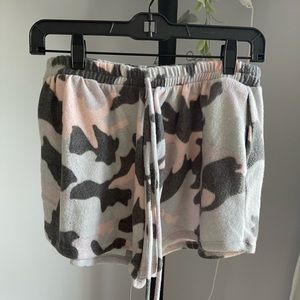 dry goods colorful camo lounge shorts